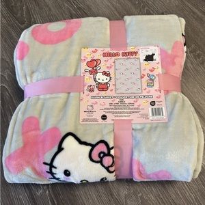 Sanrio Hello Kitty Gray XOXO Valentines Twin Plush Blanket
